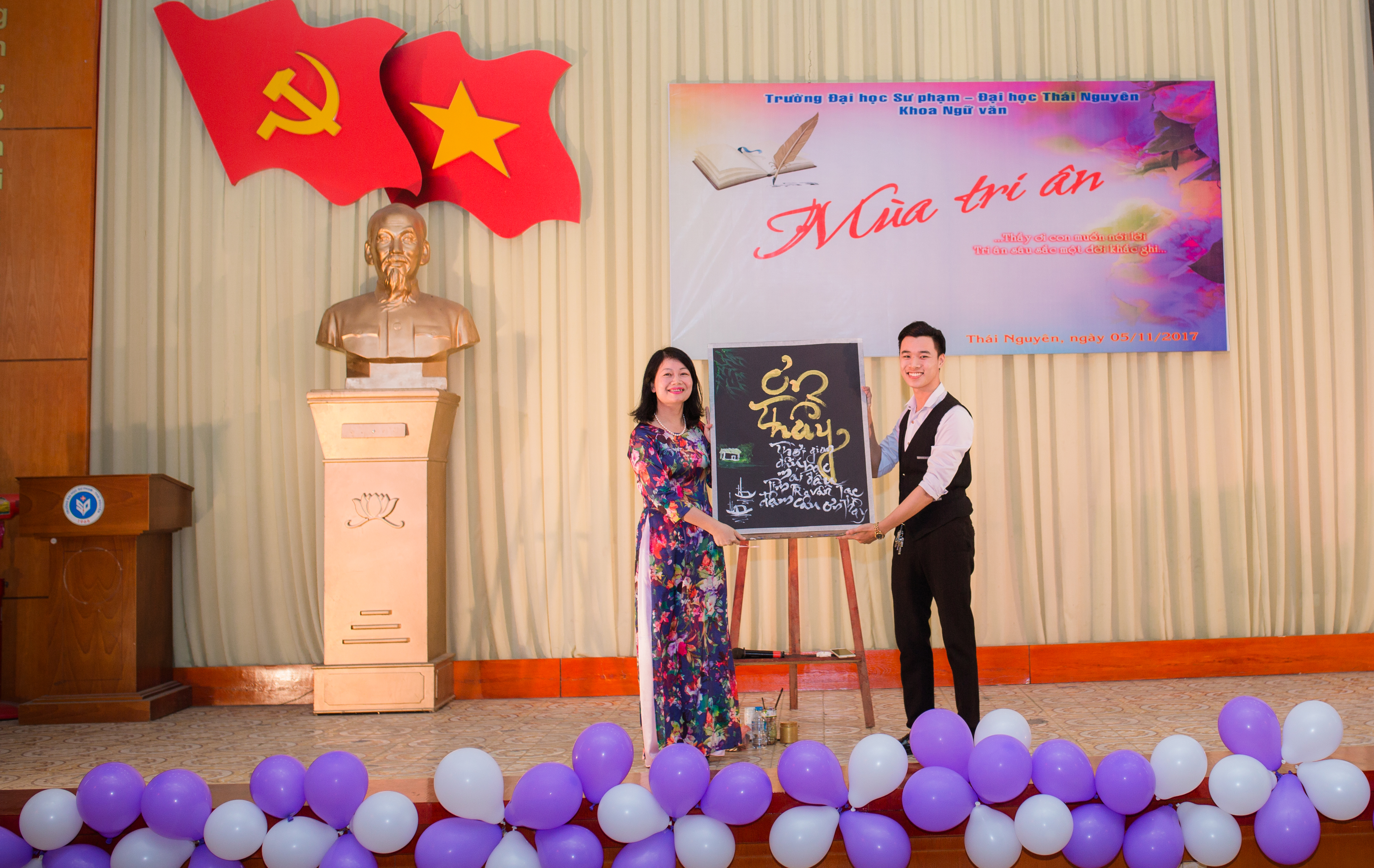 “MÙA TRI ÂN” - Chương trình Hội diễn văn nghệ  Chào mừng kỉ niệm 35 năm ngày nhà giáo Việt Nam  của Liên chi đoàn Khoa Ngữ văn